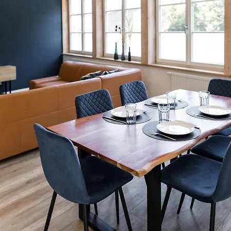 3 Bedroom Altstadtwohnung Mit Parkplatz, Tolle Lage In Schwaebisch Hall, Bis 8 Personen Appartement