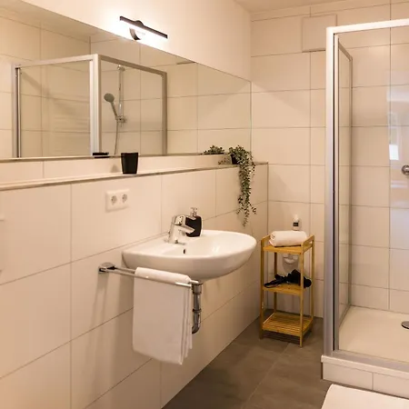 3 Bedroom Altstadtwohnung Mit Parkplatz, Tolle Lage In Schwaebisch Hall, Bis 8 Personen