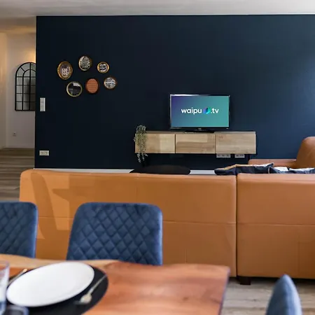 Appartement 3 Bedroom Altstadtwohnung Mit Parkplatz, Tolle Lage In Schwaebisch Hall, Bis 8 Personen *